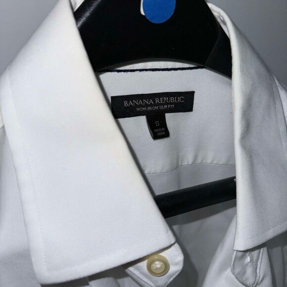 Banana Republic Men's Classic White Button Down Dress Shirt - S - 85% OFF - Picture 4 of 5